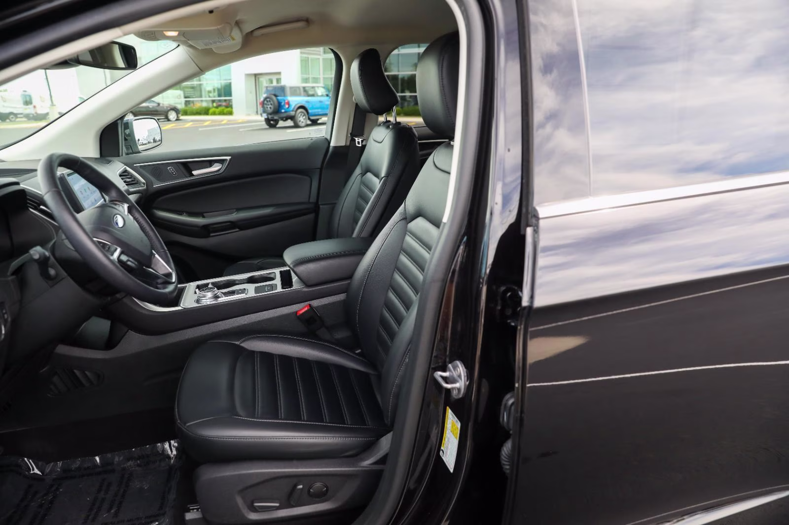 2024 Agate Black Ford Edge SEL AWD SUV