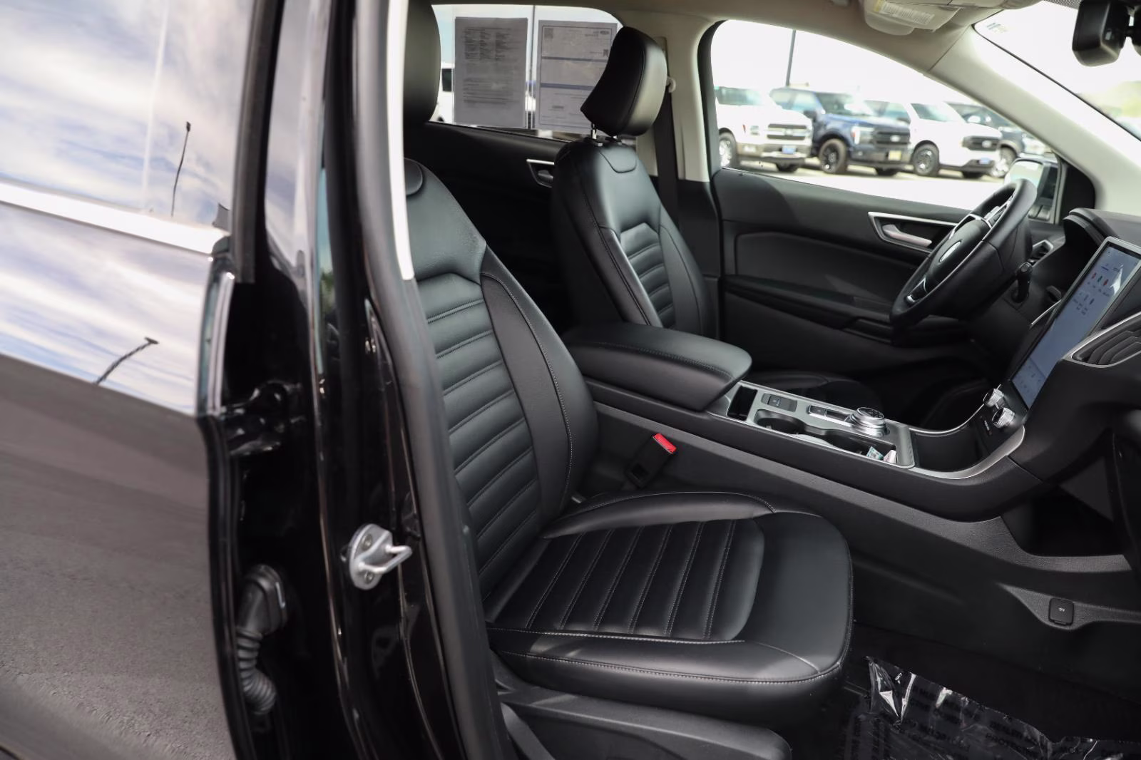 2024 Agate Black Ford Edge SEL AWD SUV