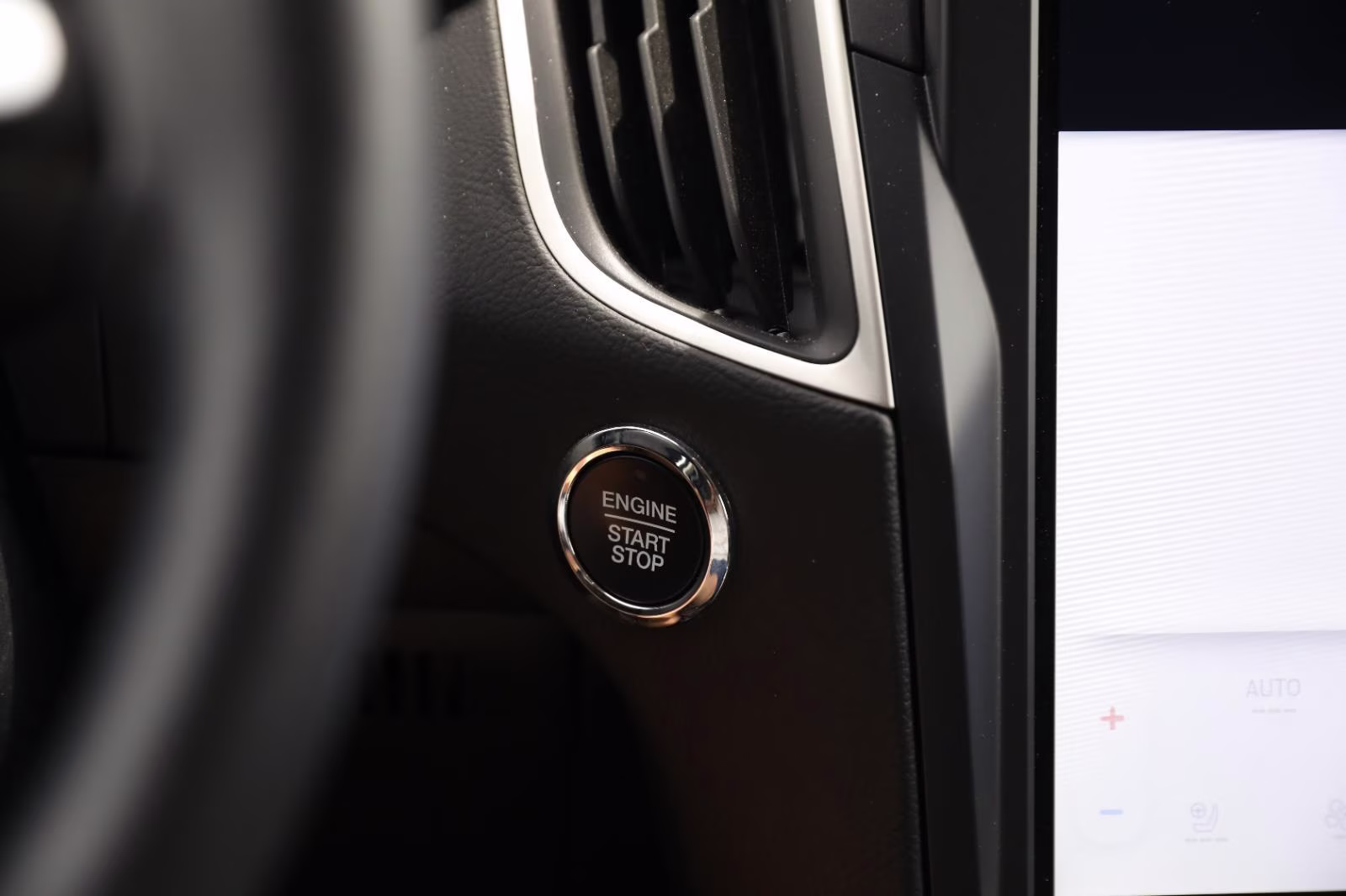2024 Agate Black Ford Edge SEL AWD SUV