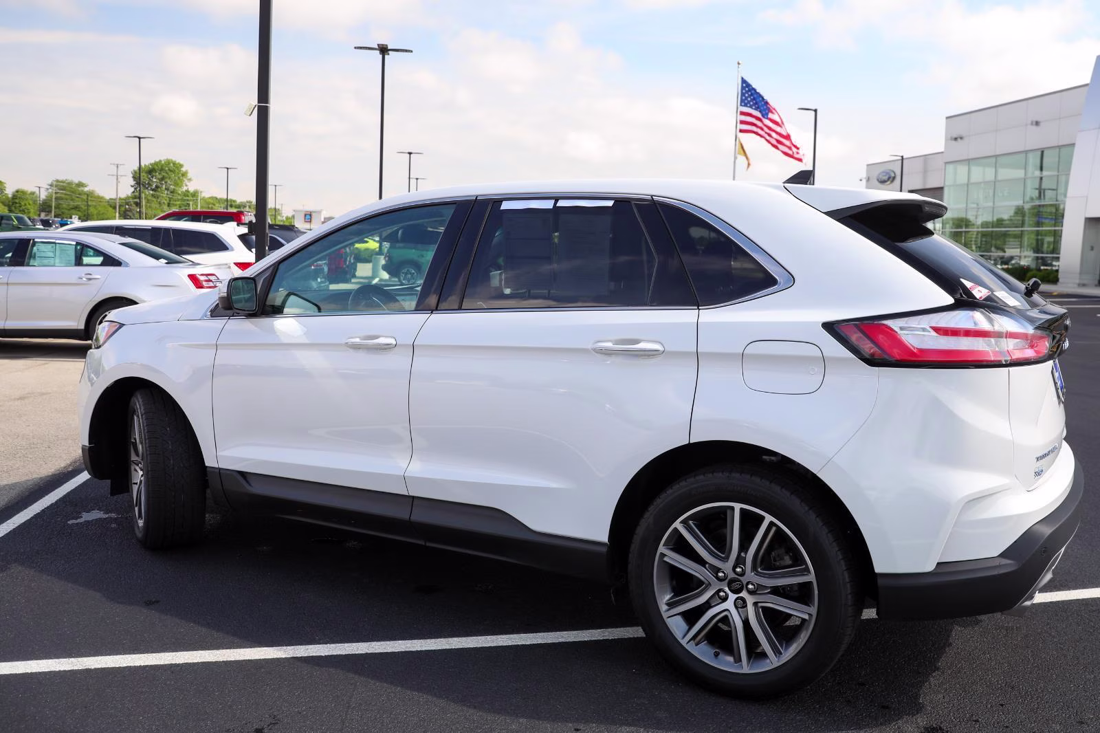2024 Star White Metallic Tri-Coat Ford Edge Titanium AWD SUV