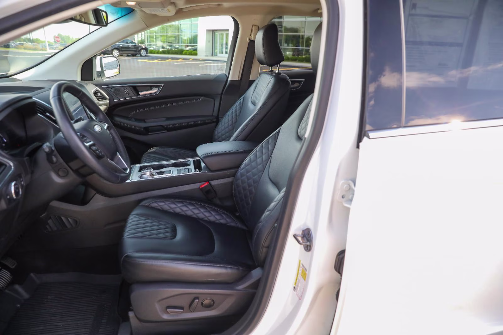 2024 Star White Metallic Tri-Coat Ford Edge Titanium AWD SUV