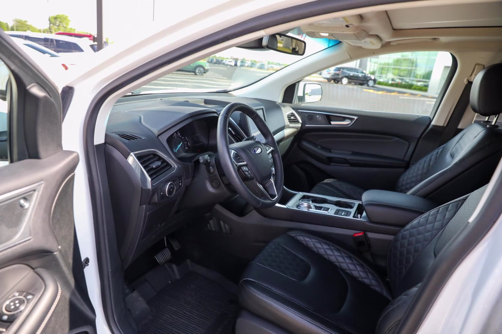 2024 Star White Metallic Tri-Coat Ford Edge Titanium AWD SUV
