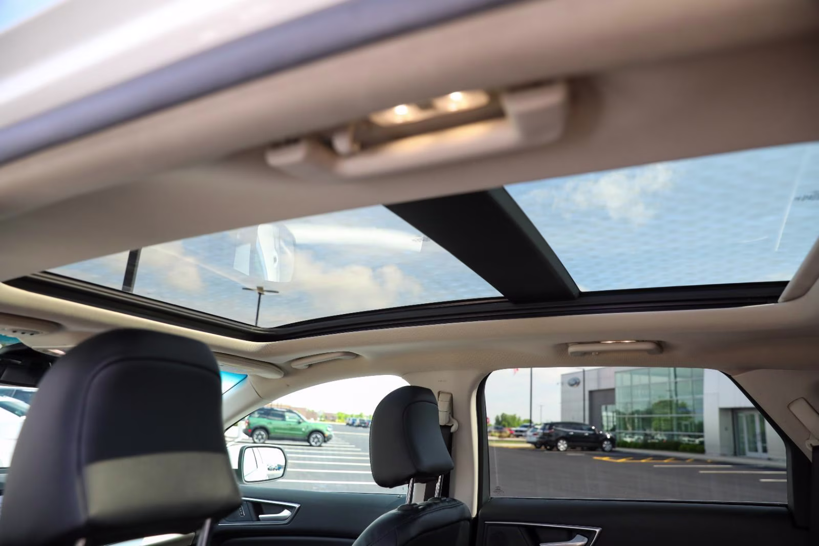 2024 Star White Metallic Tri-Coat Ford Edge Titanium AWD SUV