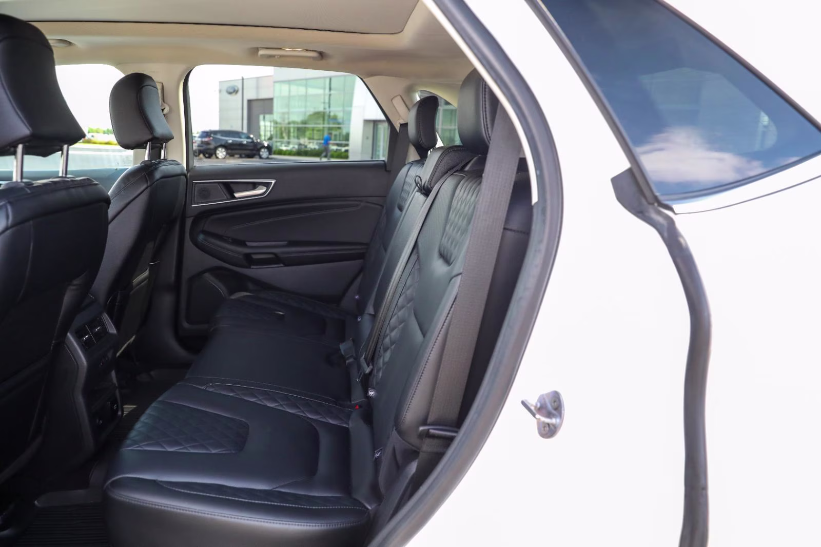 2024 Star White Metallic Tri-Coat Ford Edge Titanium AWD SUV
