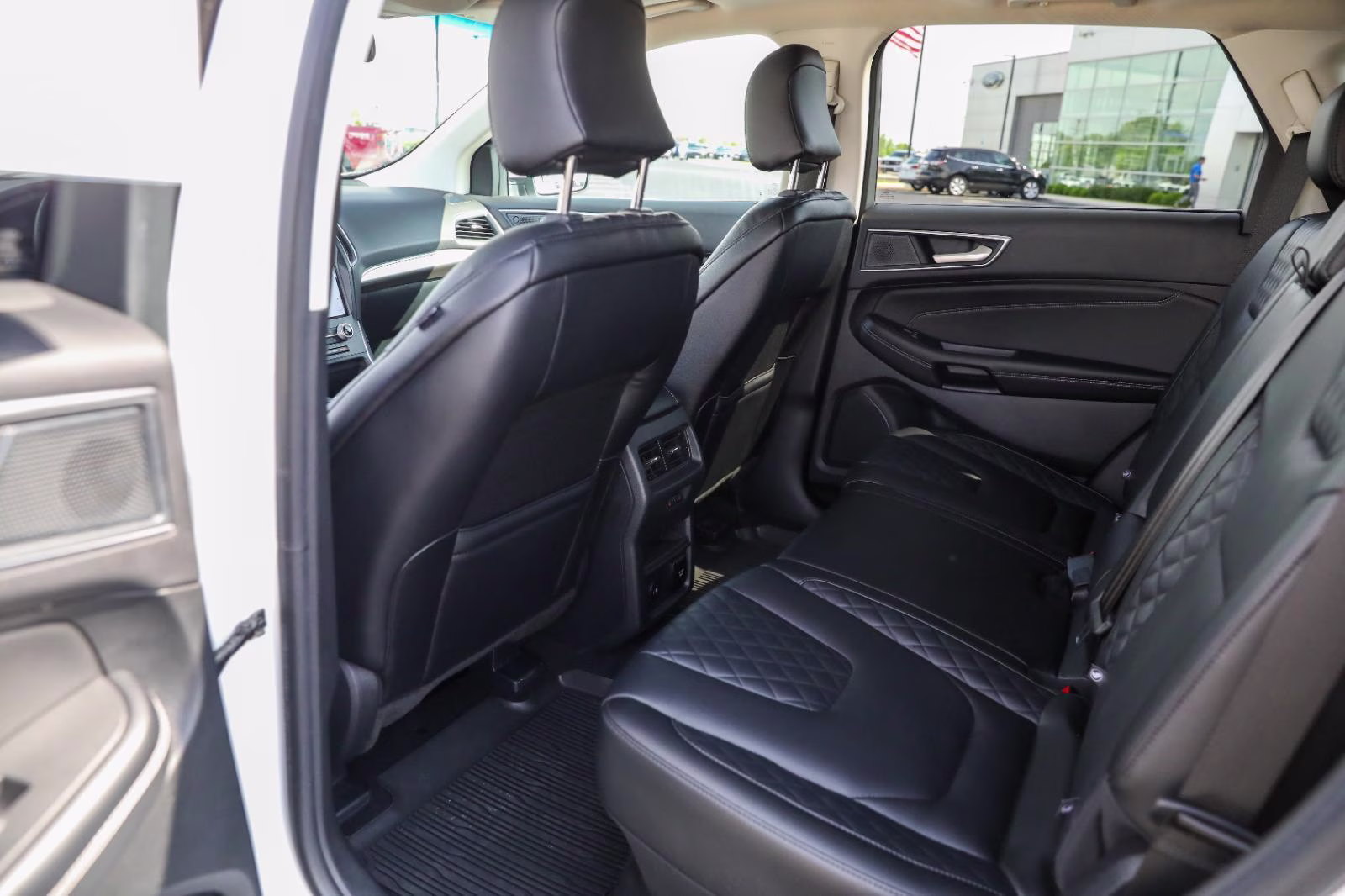 2024 Star White Metallic Tri-Coat Ford Edge Titanium AWD SUV