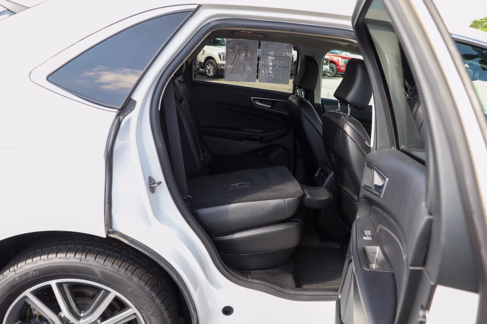 2024 Star White Metallic Tri-Coat Ford Edge Titanium AWD SUV