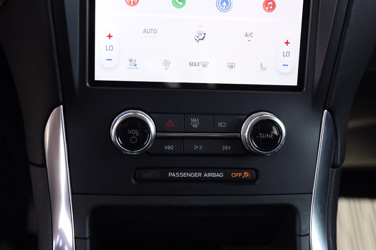 2024 Star White Metallic Tri-Coat Ford Edge Titanium AWD SUV