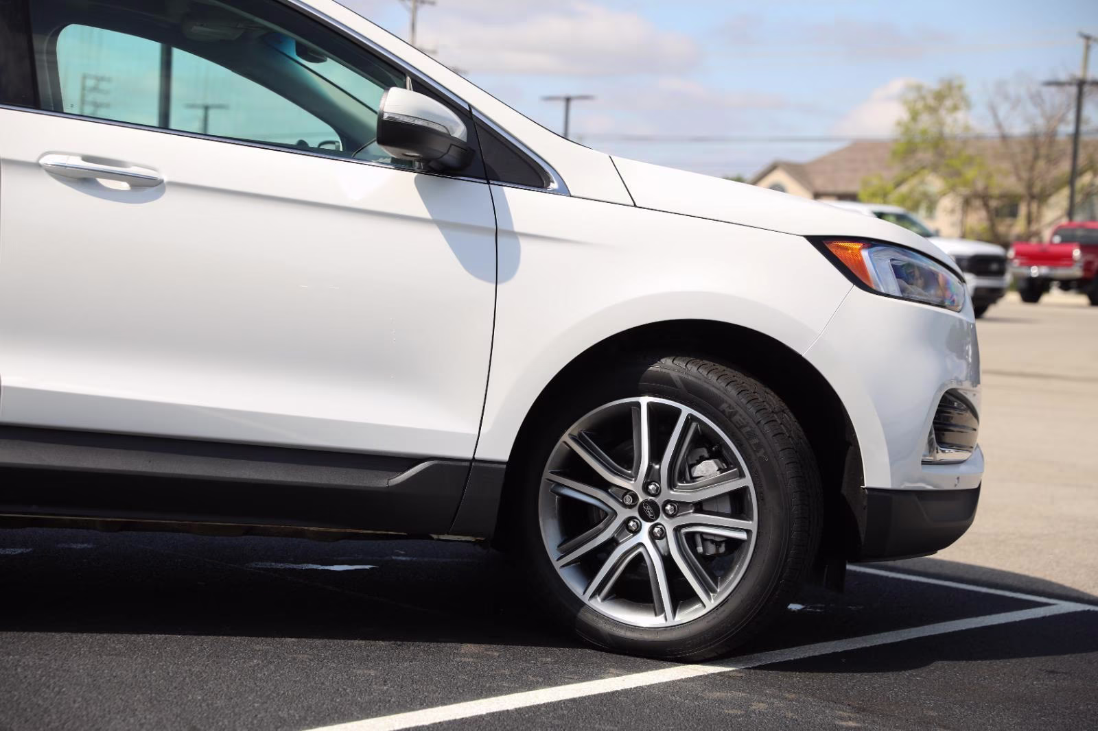 2024 Star White Metallic Tri-Coat Ford Edge Titanium AWD SUV