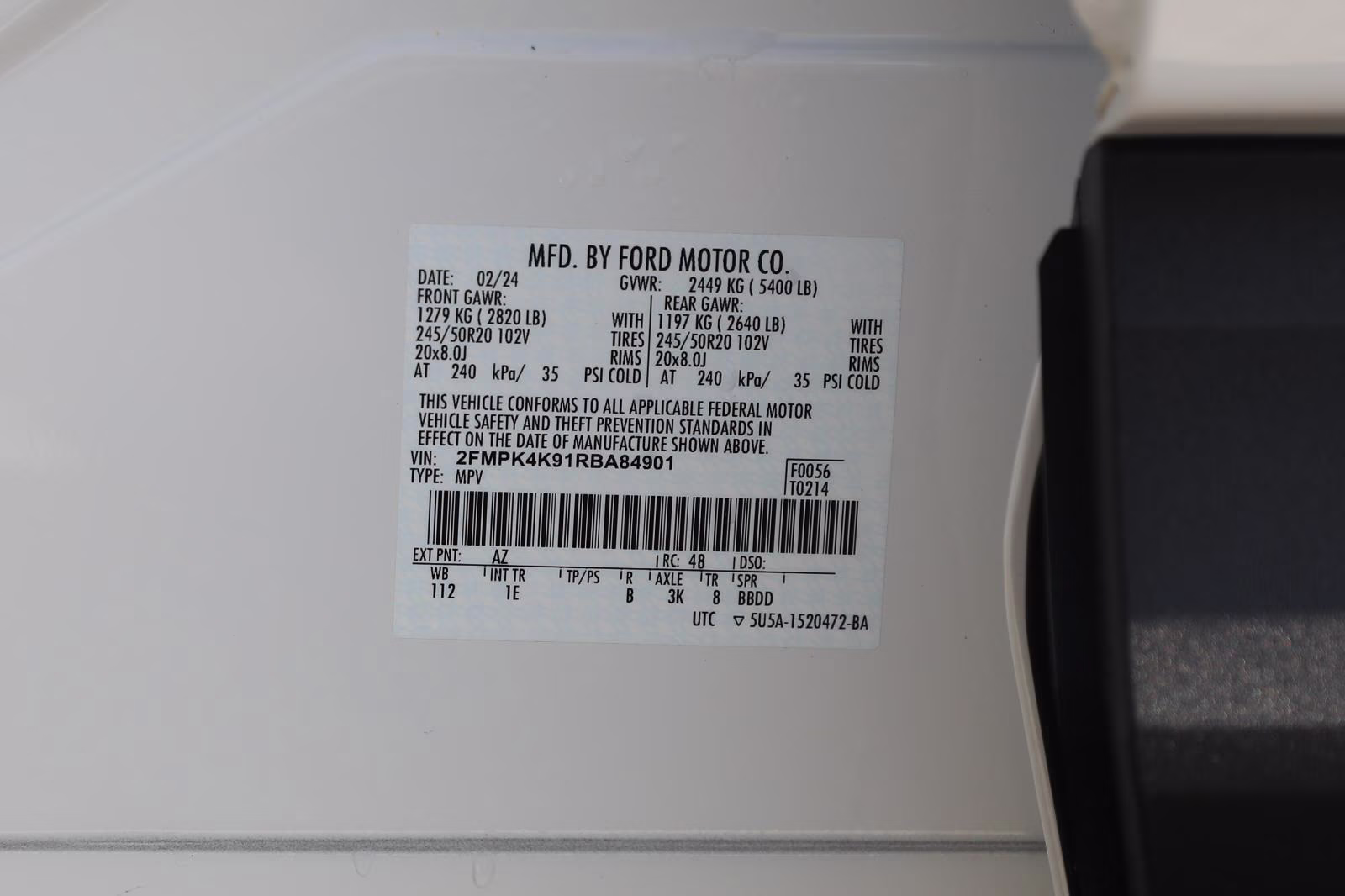 2024 Star White Metallic Tri-Coat Ford Edge Titanium AWD SUV