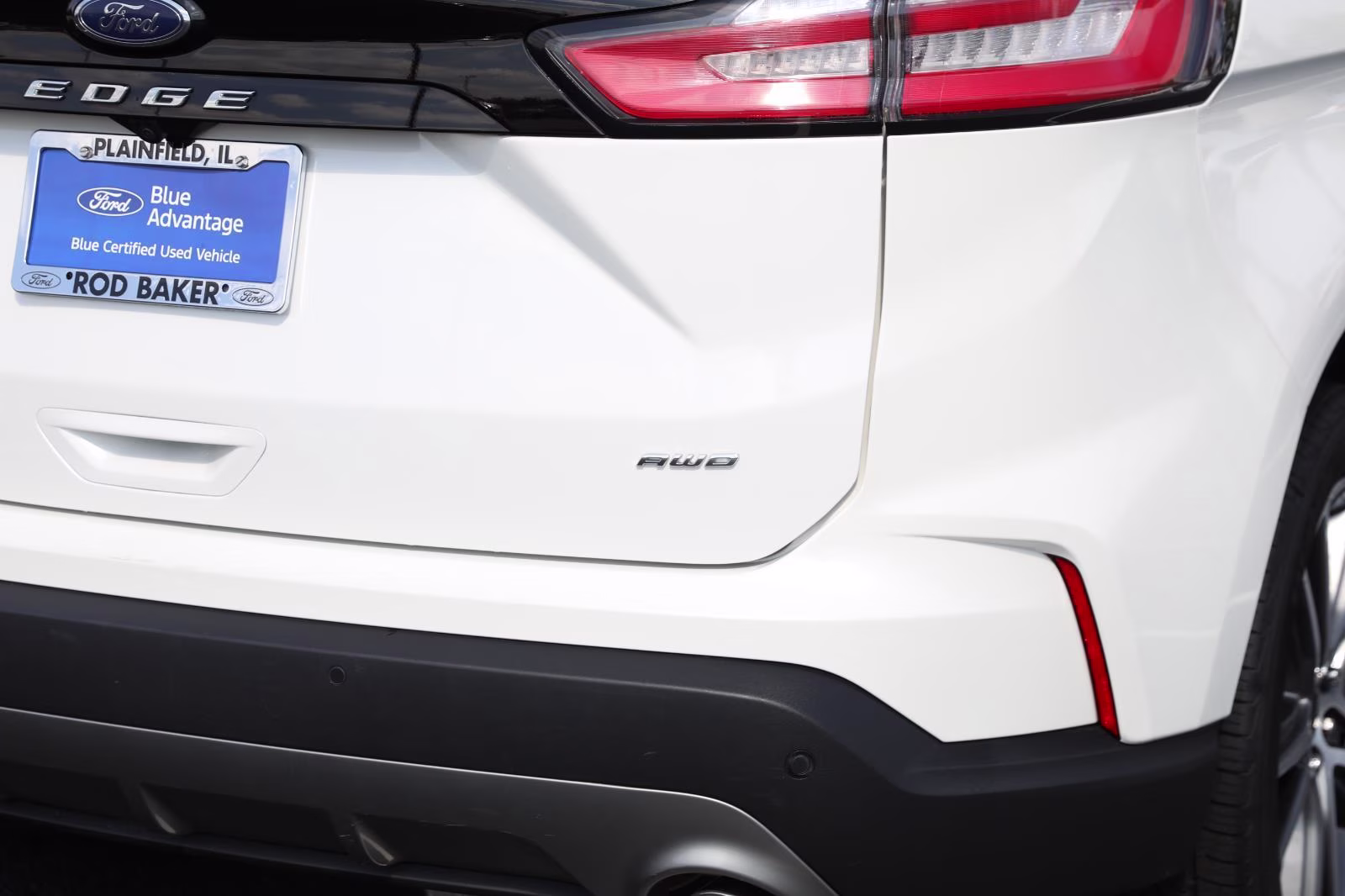 2024 Star White Metallic Tri-Coat Ford Edge Titanium AWD SUV