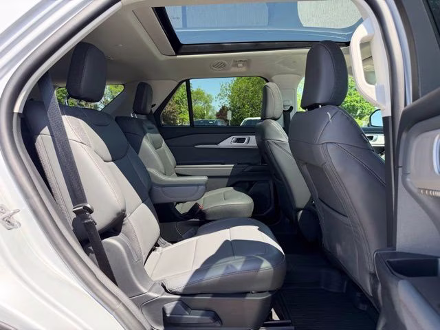 2026 White Metallic Ford Explorer Active 4X4 SUV