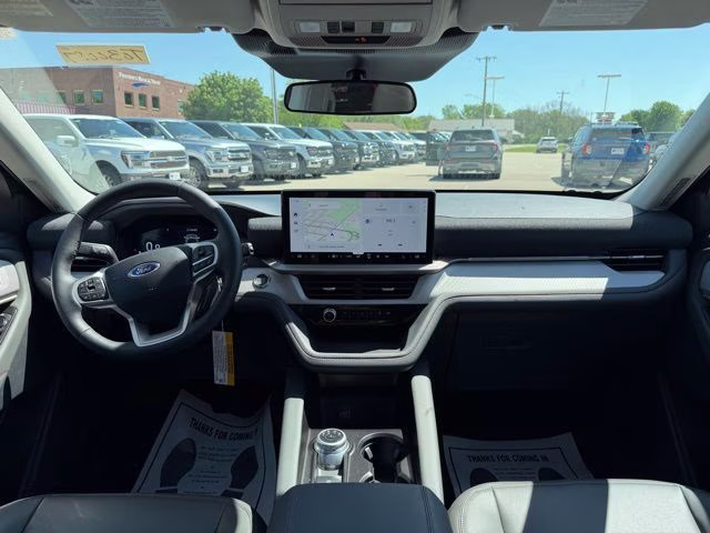 2026 White Metallic Ford Explorer Active 4X4 SUV