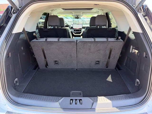 2026 White Metallic Ford Explorer Active 4X4 SUV