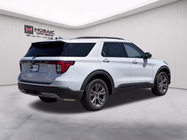 2026 White Metallic Ford Explorer Active 4X4 SUV