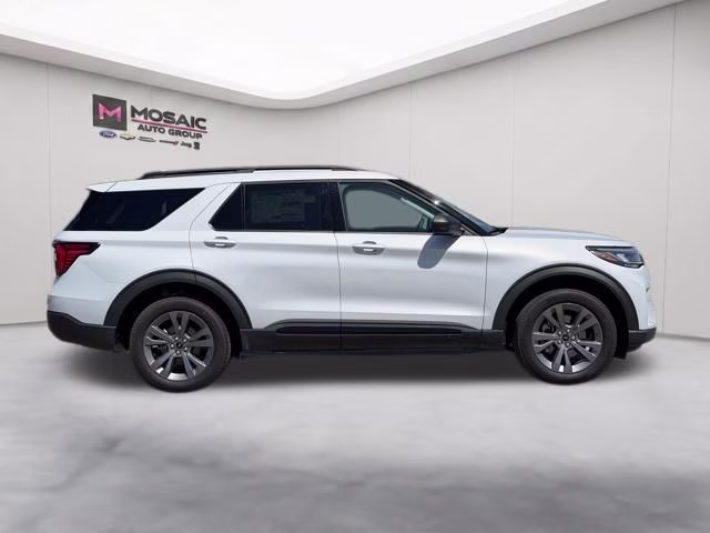 2026 White Metallic Ford Explorer Active 4X4 SUV