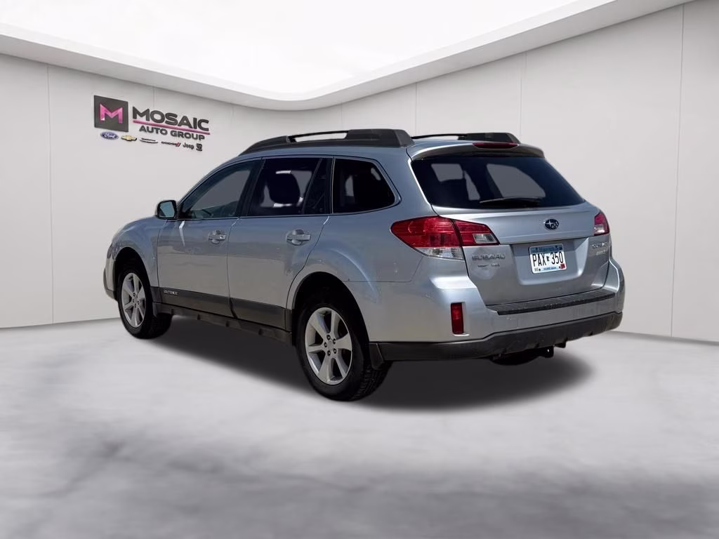2013 Ice Silver Metallic Subaru Outback 2.5i Premium AWD SUV