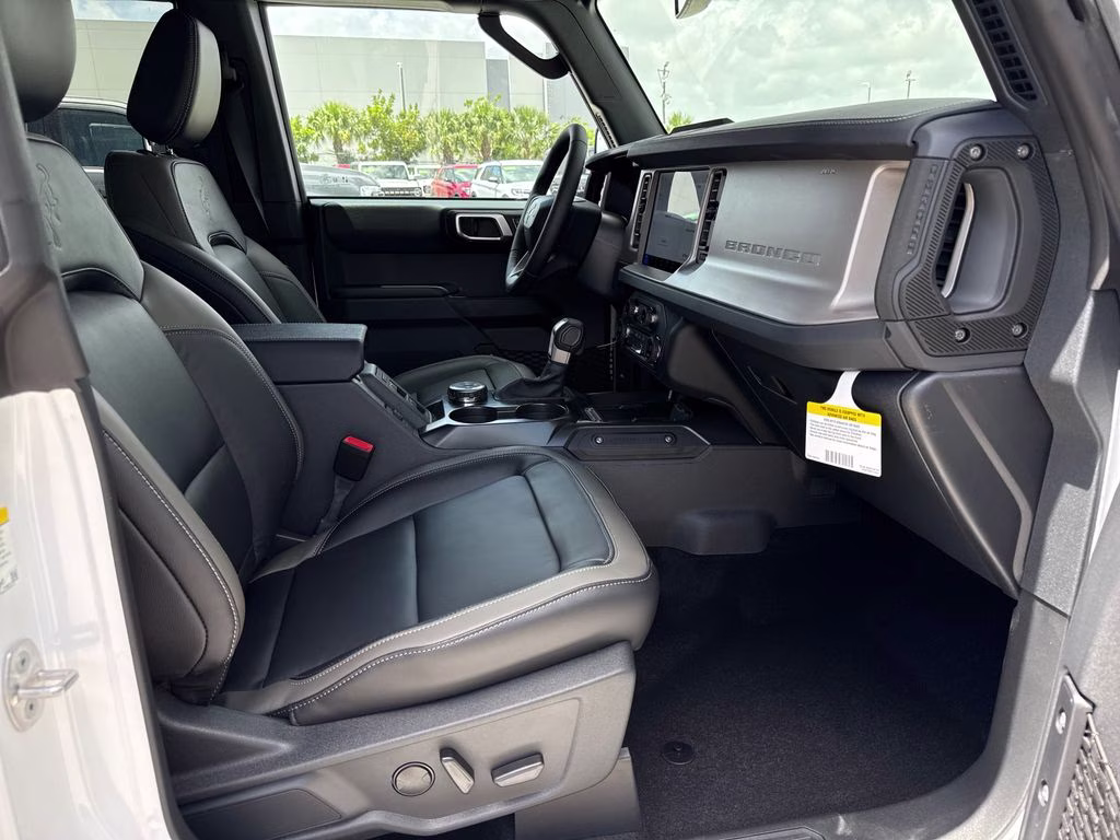 2026 Oxford White Ford Bronco Outer Banks 4X4 SUV