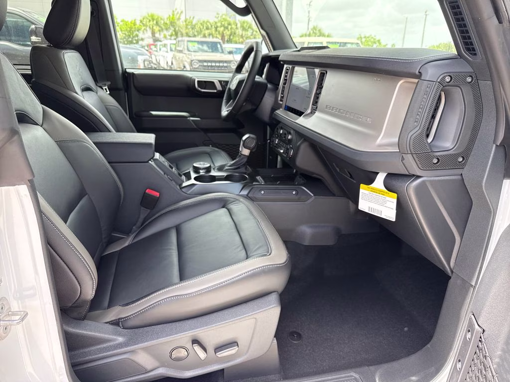 2026 Oxford White Ford Bronco Outer Banks 4X4 SUV