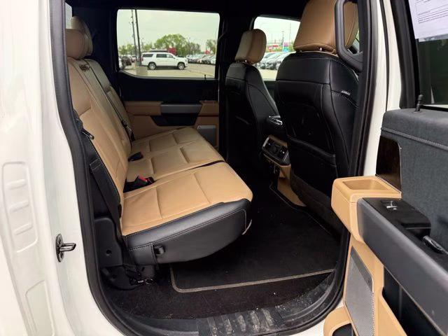 2022 White Ford F-150 Lariat 4X4 Truck
