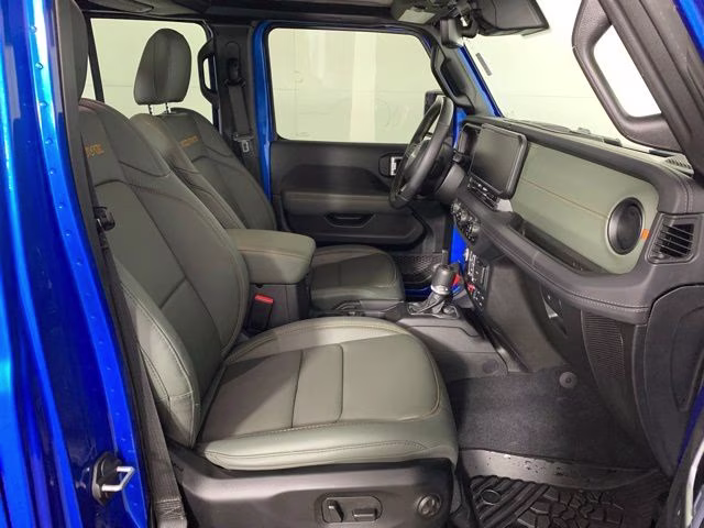 2024 Hydro Blue Pearlcoat Jeep Gladiator Mojave 4X4 Truck