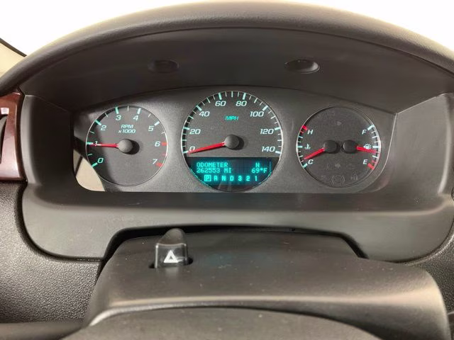 2009 Victory Red Chevrolet Impala LT FWD Sedan
