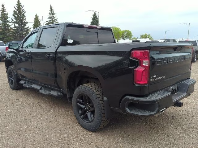 2020 Black Chevrolet Silverado 1500 LT Trail Boss 4X4 Truck