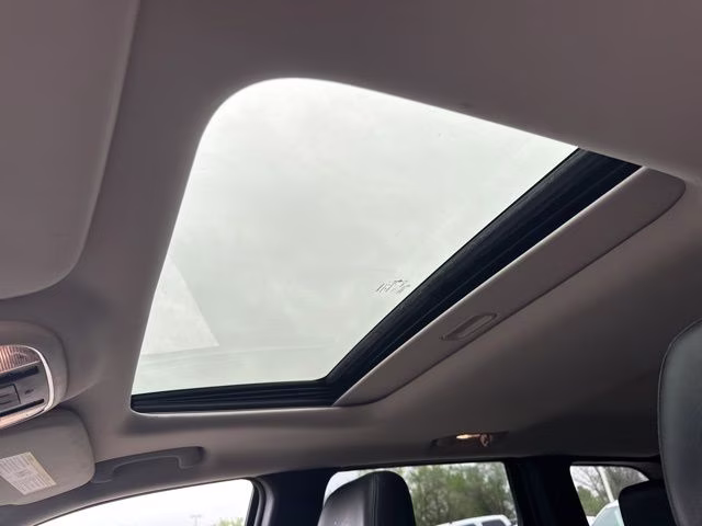 2012 Stone White Clearcoat Jeep Grand Cherokee Limited 4X4 SUV