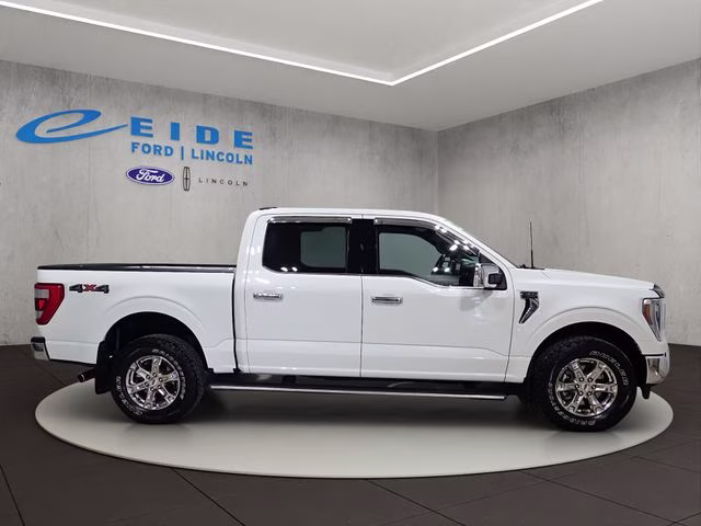 2022 Star White Metallic Tri-Coat Ford F-150 Lariat 4X4 Truck