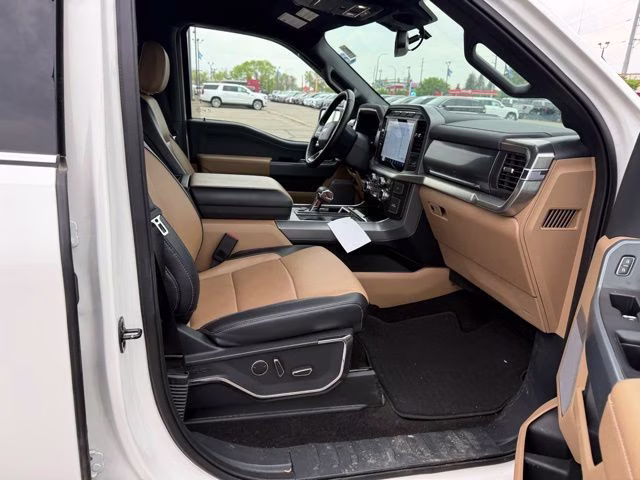 2022 White Ford F-150 Lariat 4X4 Truck