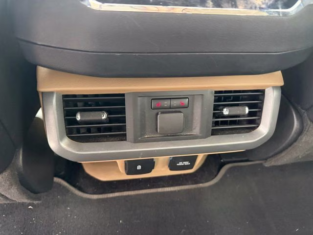 2022 White Ford F-150 Lariat 4X4 Truck
