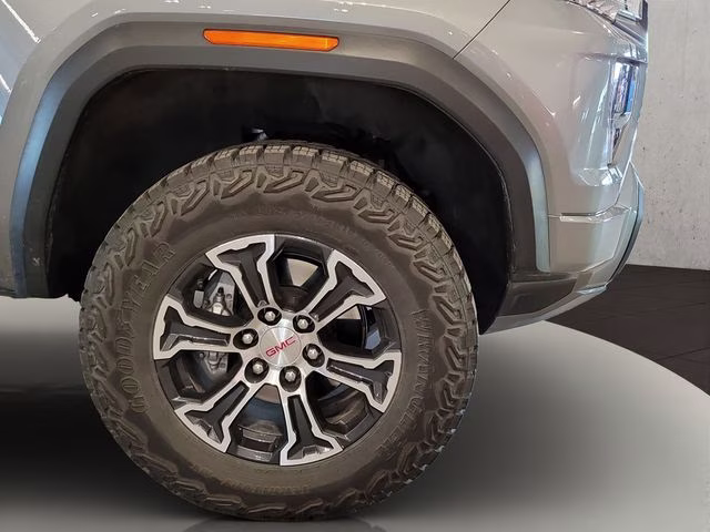 2024 Sterling Metallic GMC Canyon AT4 4X4 Truck