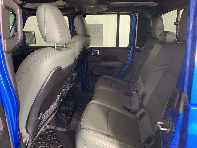 2024 Hydro Blue Pearlcoat Jeep Gladiator Mojave 4X4 Truck