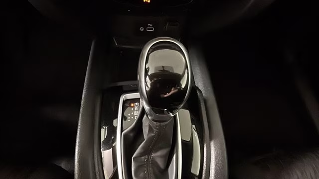 2020 Glacier White Nissan Rogue S FWD SUV