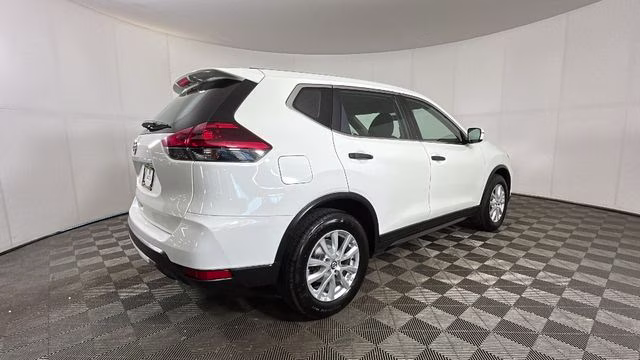 2020 Glacier White Nissan Rogue S FWD SUV