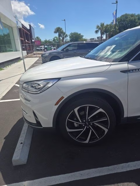 2023 Pristine White Metallic Tri-Coat Lincoln Corsair Reserve FWD SUV