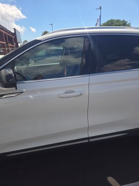 2023 Pristine White Metallic Tri-Coat Lincoln Corsair Reserve FWD SUV