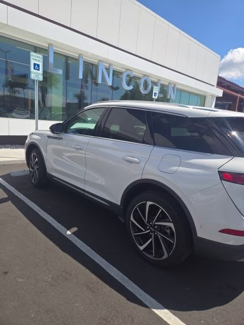 2023 Pristine White Metallic Tri-Coat Lincoln Corsair Reserve FWD SUV