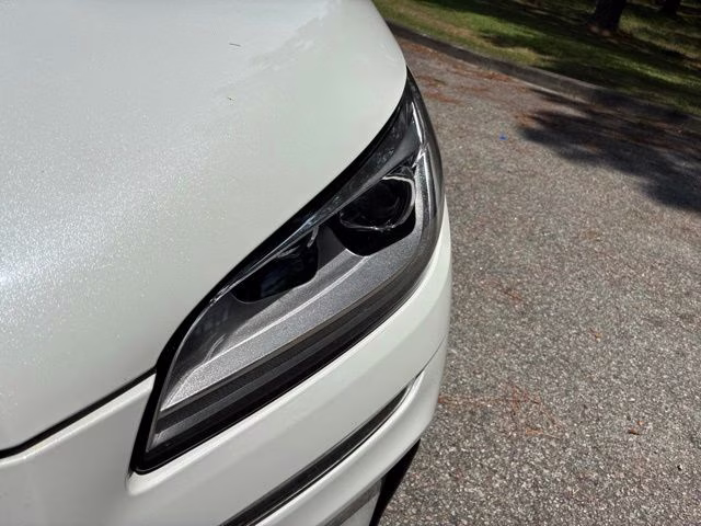 2023 White Metallic Lincoln Corsair Reserve FWD SUV