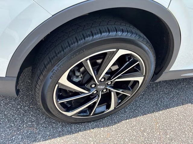 2023 White Metallic Lincoln Corsair Reserve FWD SUV