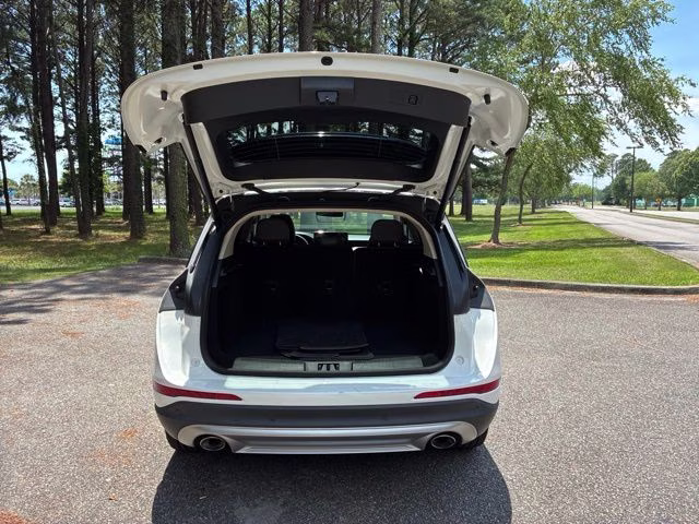 2023 White Metallic Lincoln Corsair Reserve FWD SUV