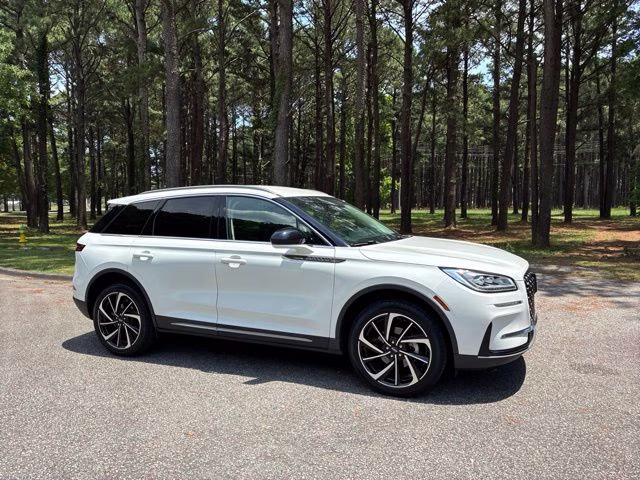 2023 White Metallic Lincoln Corsair Reserve FWD SUV