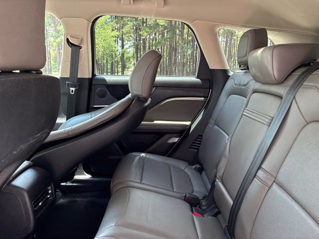2023 White Metallic Lincoln Corsair Reserve FWD SUV