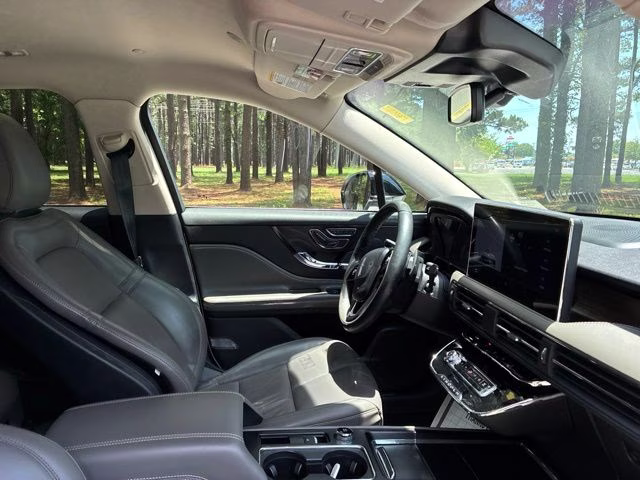 2023 White Metallic Lincoln Corsair Reserve FWD SUV