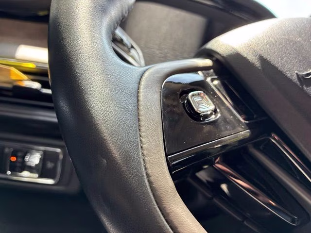 2023 White Metallic Lincoln Corsair Reserve FWD SUV