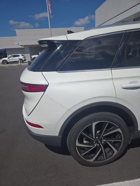 2023 Pristine White Metallic Tri-Coat Lincoln Corsair Reserve FWD SUV