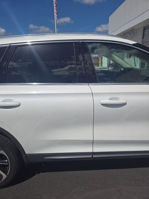 2023 Pristine White Metallic Tri-Coat Lincoln Corsair Reserve FWD SUV