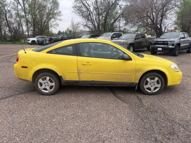 2005 Rally Yellow Chevrolet Cobalt Base FWD Coupe