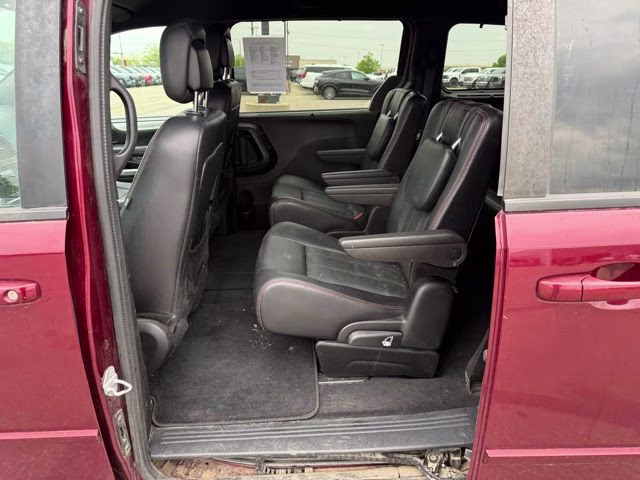 2017 Octane Red Pearlcoat Dodge Grand Caravan GT FWD Van