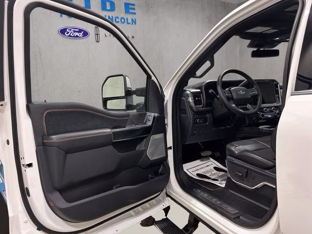 2024 Star White Metallic Tri-Coat Ford Super Duty F-350 SRW Platinum 4X4 Truck
