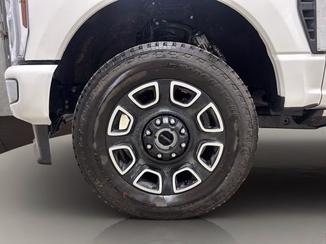 2024 Star White Metallic Tri-Coat Ford Super Duty F-350 SRW Platinum 4X4 Truck